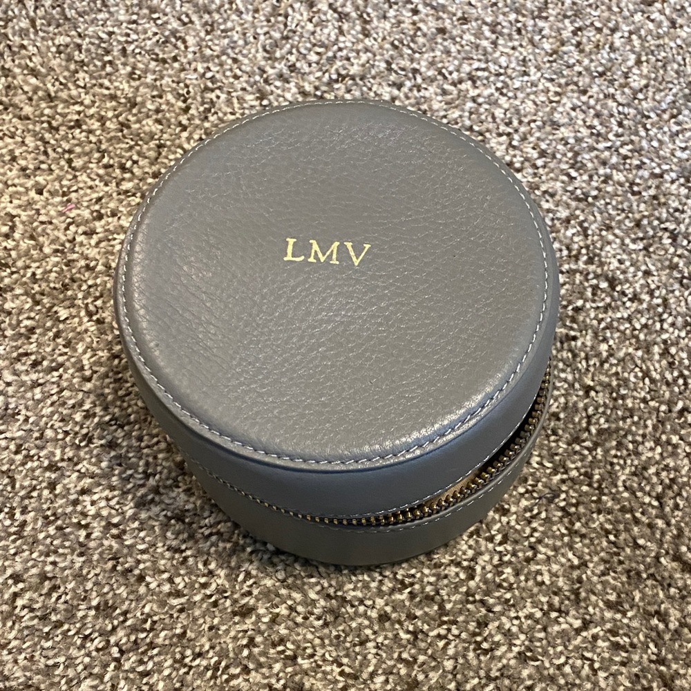 Mark & Graham Gray Leather Jewelry Case